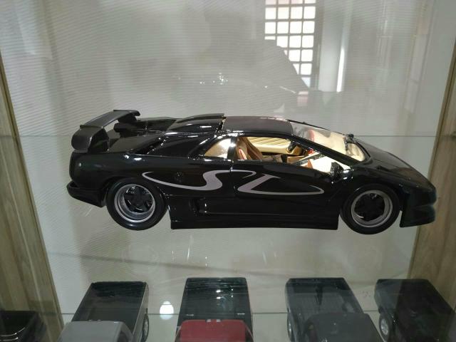 Lamborghini Diablo SV 1:18 - Foto 5
