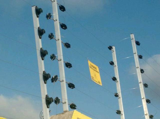 Instalação de cerca elétrica, motor para portão e etc - Foto 2