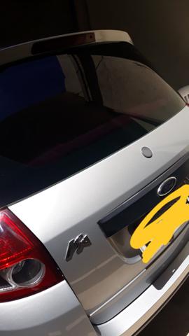 Carro Ford KA