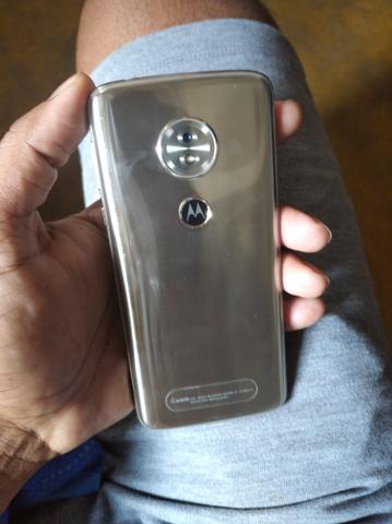 Vendo moto G 6 play em estado de novo sem marcas de uso obs:não vai assessórios ! - Foto 2