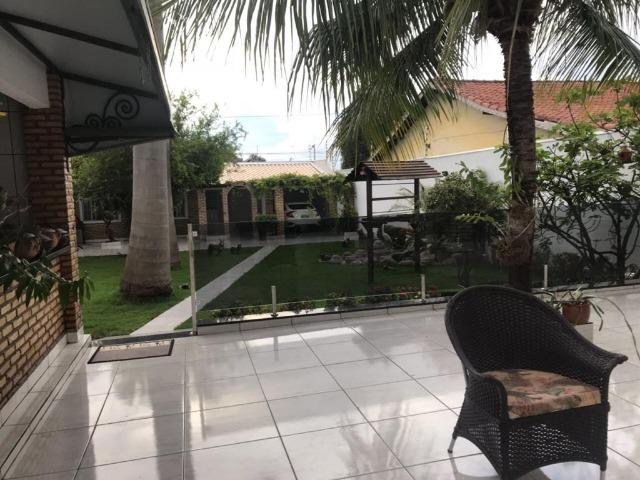 Casa Moderna de 5 quartos sendo quatro suítes toda no Blindex e porcelanato - Foto 20