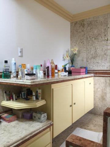 Casa Moderna de 5 quartos sendo quatro suítes toda no Blindex e porcelanato - Foto 7