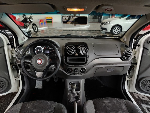 Fiat Palio atractive 1.4 Completo Ano 2014 com gnv ! - Foto 10