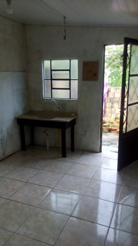 Alugo pequena casa - Ideal para uma pessoa