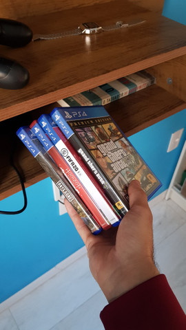 Playstation4 1Tera 4 meses de uso.