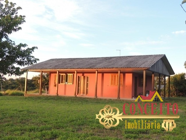 Excelente sítio com 30.000m² e benfeitoria nova - Confira