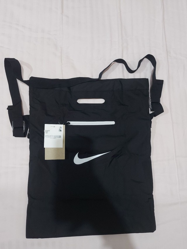 Unboxing/Reviewing The Nike Stash Tote Bag 13L (On Body) 4K 