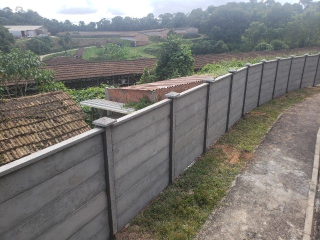 Muro Pré-Fabricado / Pré-Moldado