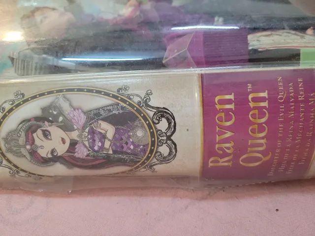 Ever after high raven queen disponível pra compra, está perfeita