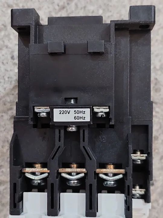 Contactor 40A Hager Ew040C 220v 3P - AC3 - Foto 6