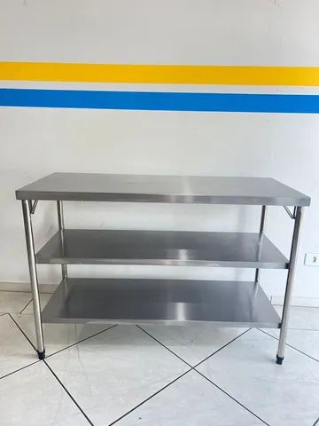 Mesa/bancada industrial em aço inox sob medida 