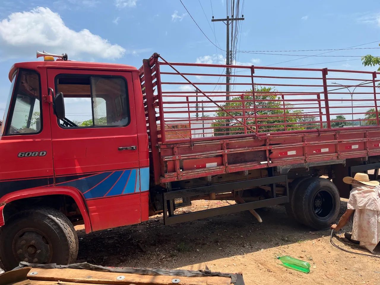 Caminhão Mercedes-Benz 608D - Foto 2