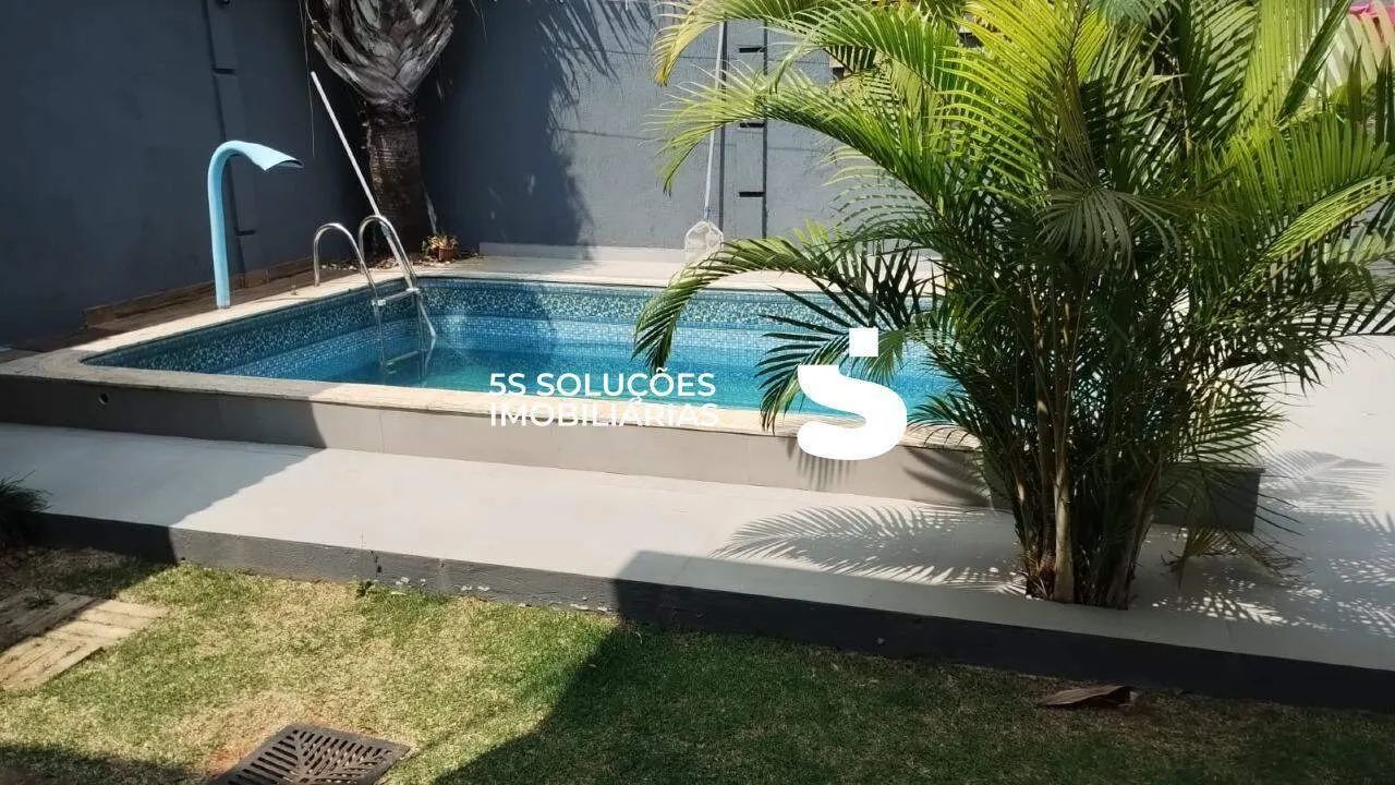 Casa à venda, 5 quartos, 2 suítes, 2 vagas, São Pedro - Juiz de Fora/MG