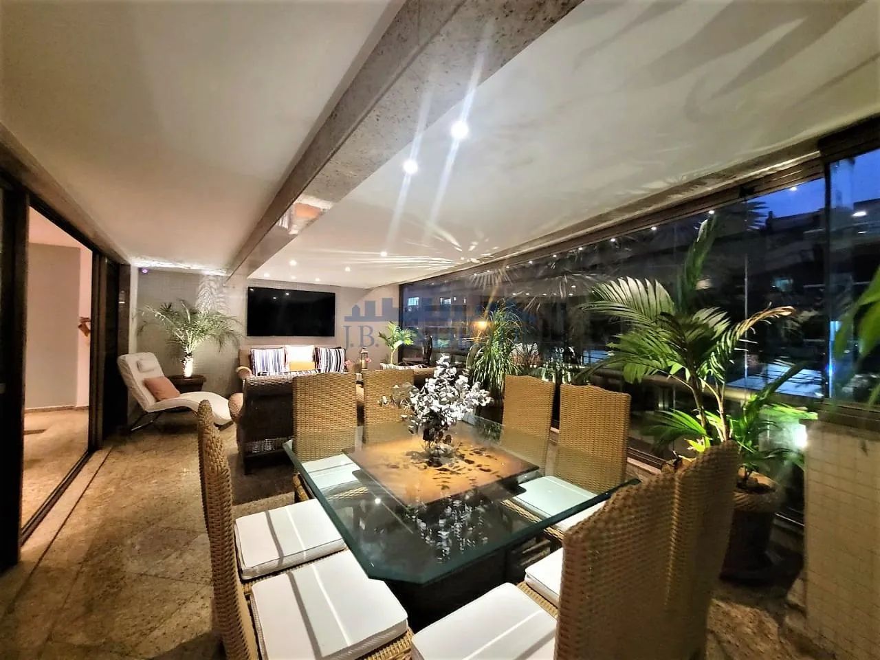 OPORTUNIDADE NA QUADRA DA PRAIA - 4 QUARTOS - Foto 3