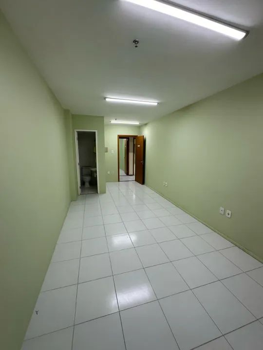 04 salas conjugadas para locação, recém reformadas, 03 wc, 01 copa, 04 vagas, Av. Tancredo - Foto 2