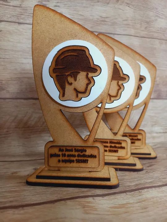 Troféus em MDF - Foto 5
