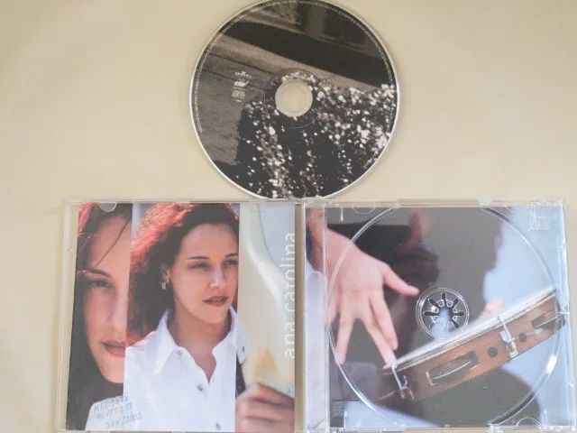 2 CD s Ana Carolina, conservado os encartes - Foto 2
