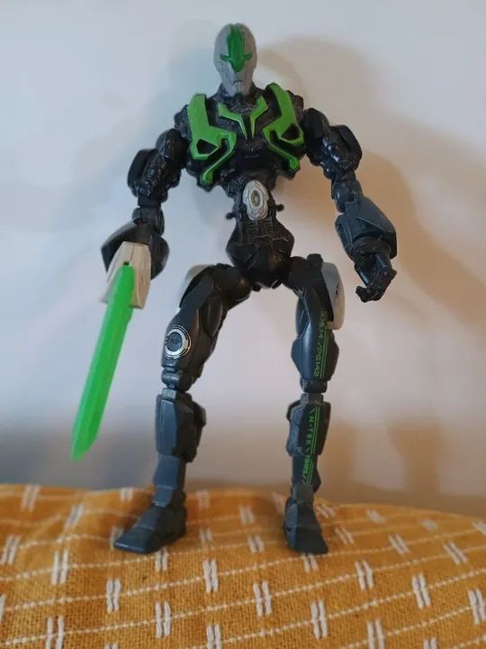 Boneco Cytron Max steel