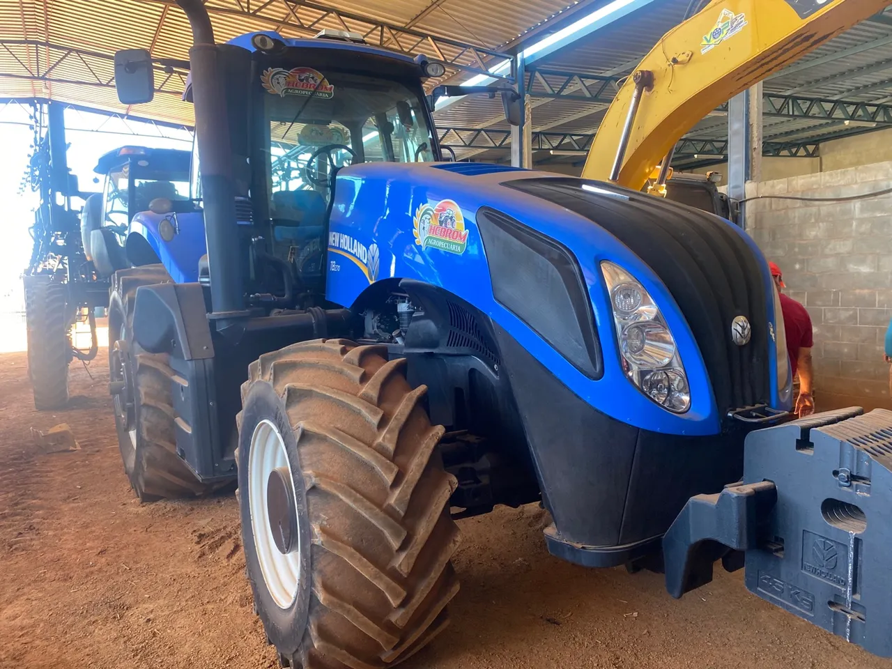 Trator T8 ano 2014 300cv com piloto Trasmicao nova