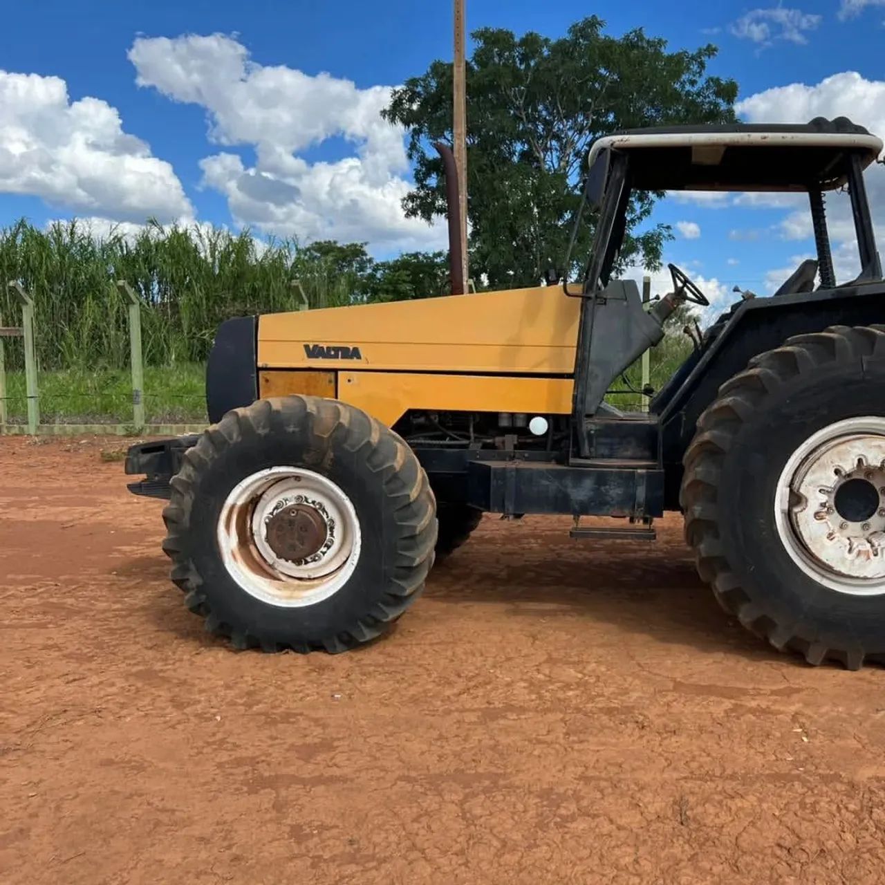 Trator Valtra agrícola  - Foto 4