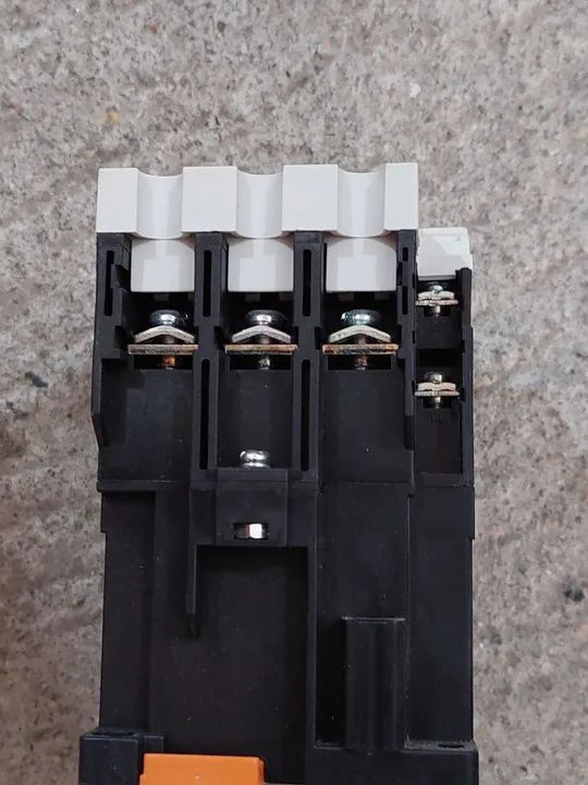 Contactor 40A Hager Ew040C 220v 3P - AC3 - Foto 5