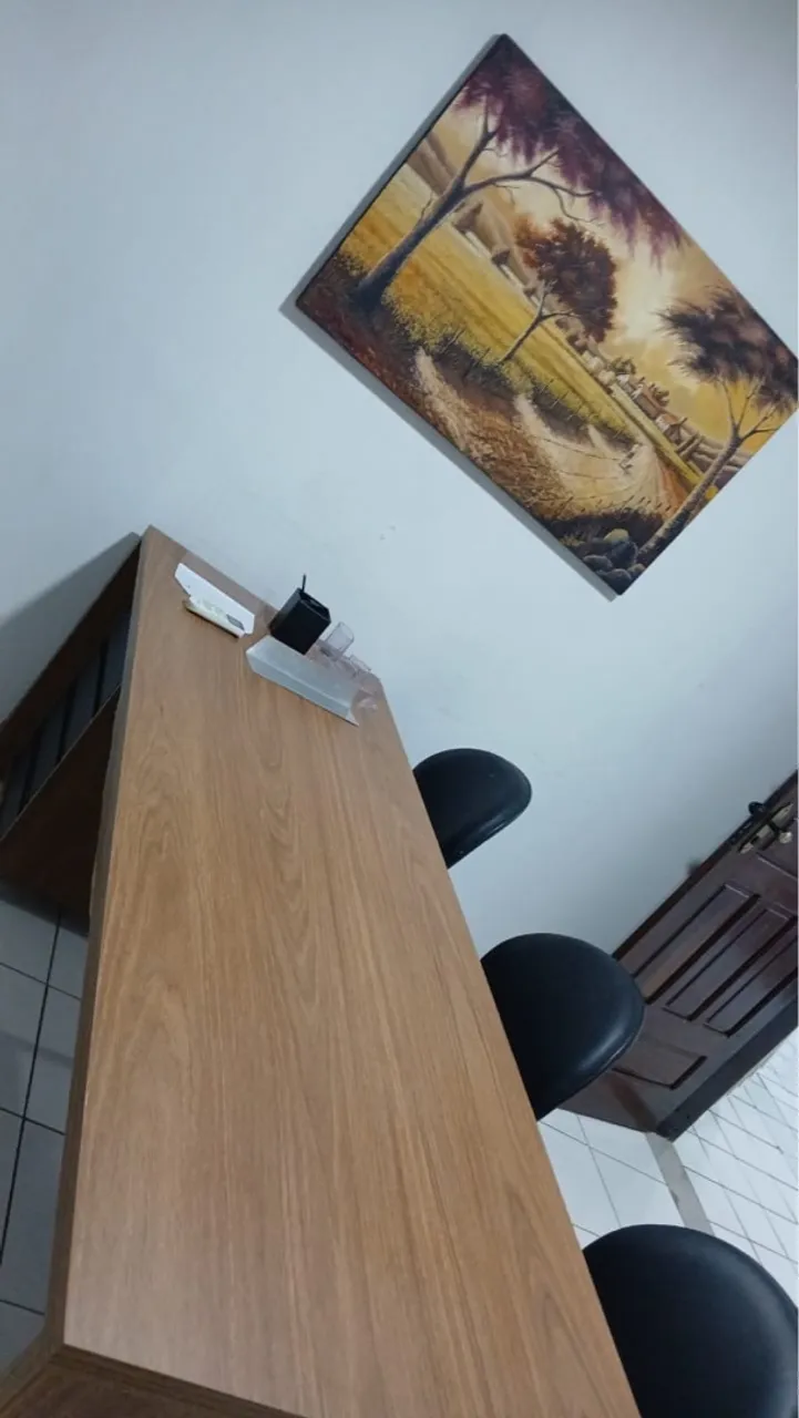 ALUGA-SE PARA ESCRITÓRIO OU CLÍNICA,