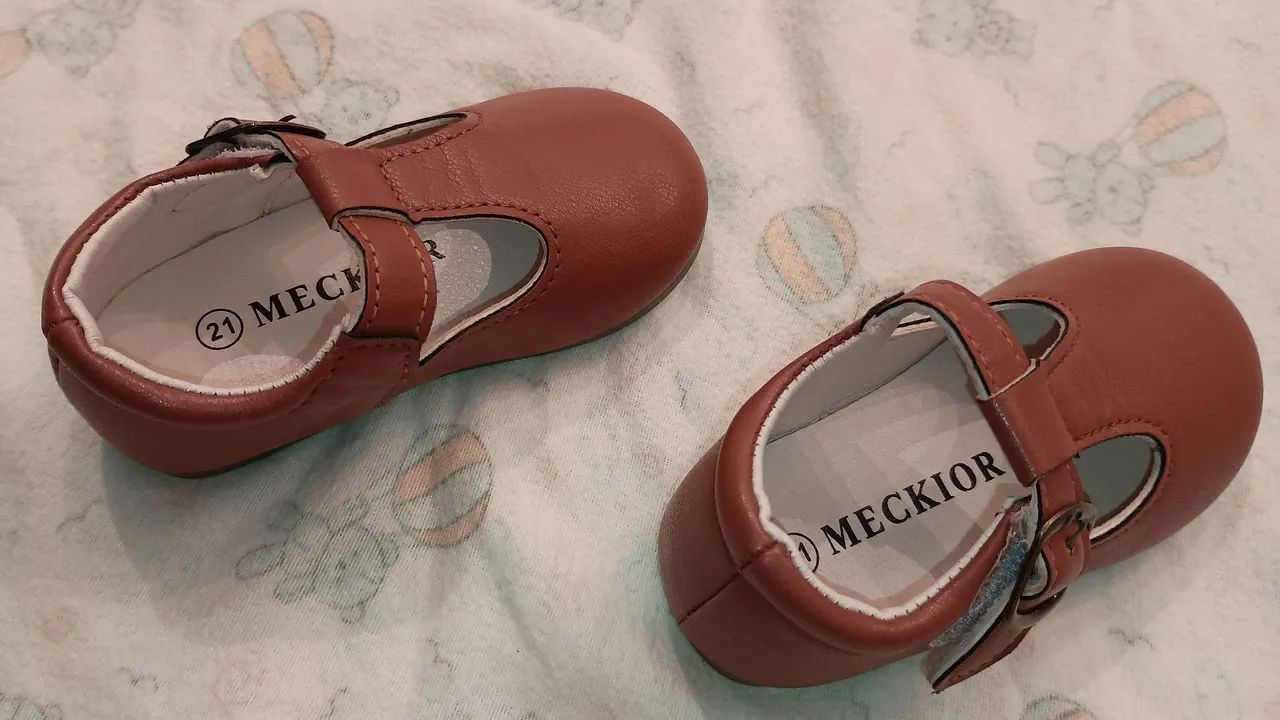 Sapatinho Marrom Bebê Menina - Foto 2