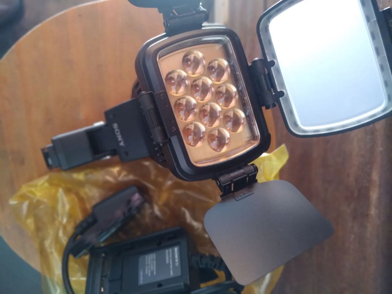 Vídeo light a bateria SONY HVL-LBP SEM USO