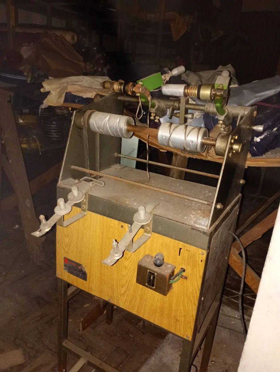 Maquina  Rebobinadeira Conicaleira de Linha Costura