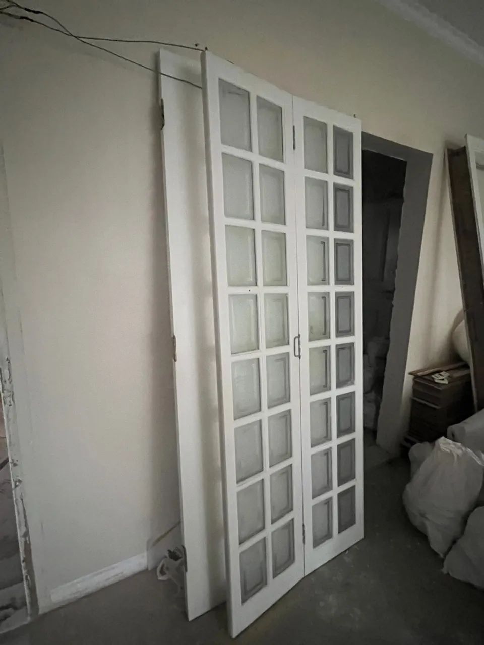 Porta camarão madeira maciça com batente incluso 