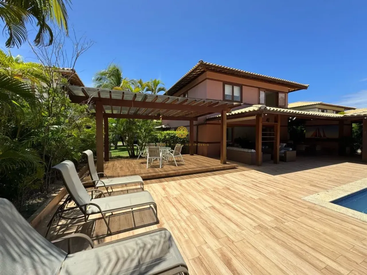 Casa 4 suítes no Condomínio Casas da Praia do Forte-BA