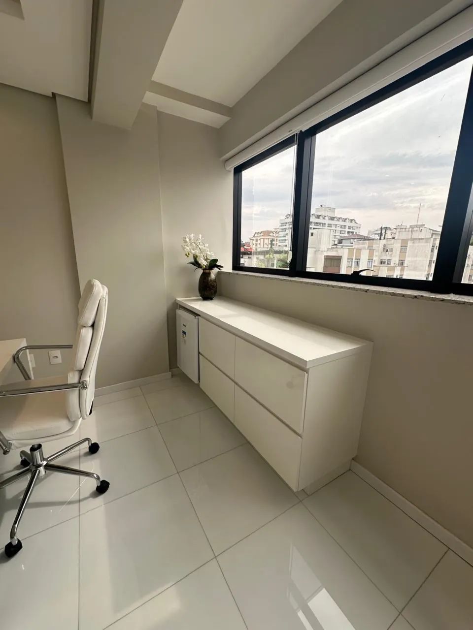 Alugo sala comercial mobiliada em coqueiros  - Foto 15