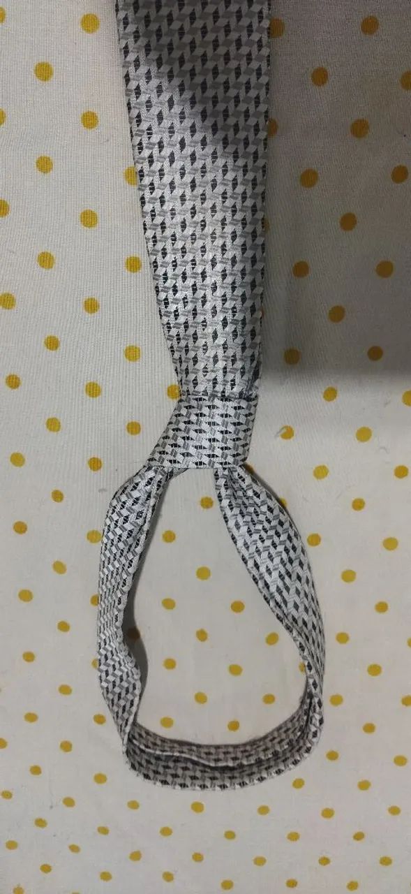 Gravata elegante cinza com detalhes - Foto 2