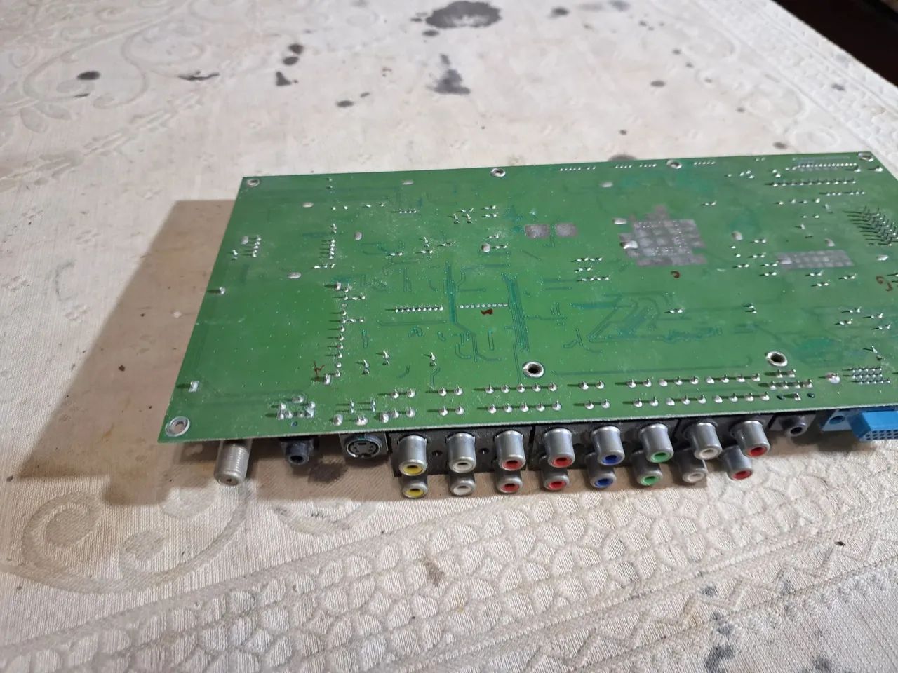 Placa de TV cce 42 polegadas  com Conexões Diversas