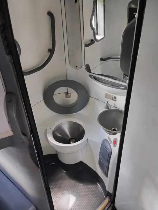 Ônibus de turismo - Foto 4