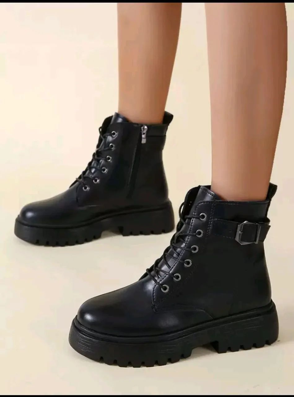 Botas de Tornozelo com Plataforma Alta Clássica, Cadarços e Zíper Lateral - Foto 5