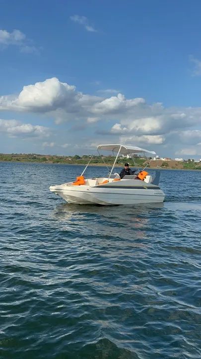 Lancha impecável para seus momentos de lazer! - Foto 9