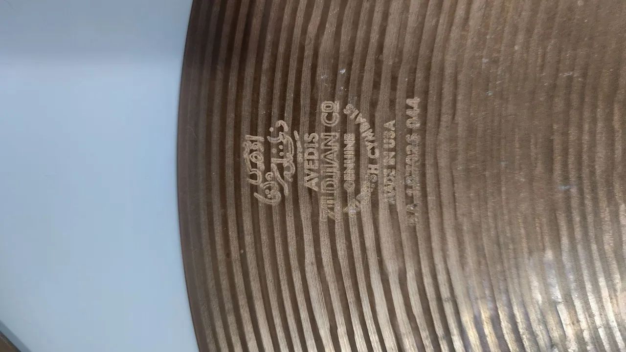 Hi Hat ( Chimbal) Zildjian i 14 Polegadas- Liga B8 - Foto 4