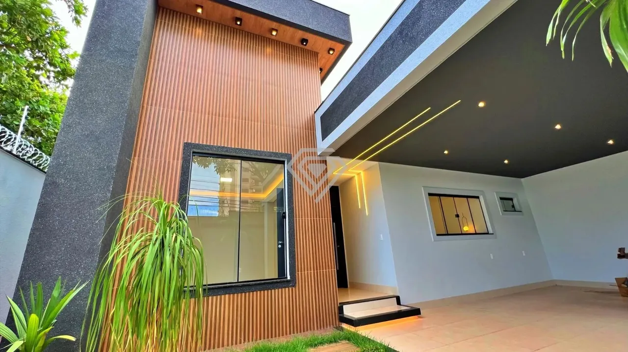Casa 5 Suítes, 260 m² c/ Lazer à Venda na 106 Norte
