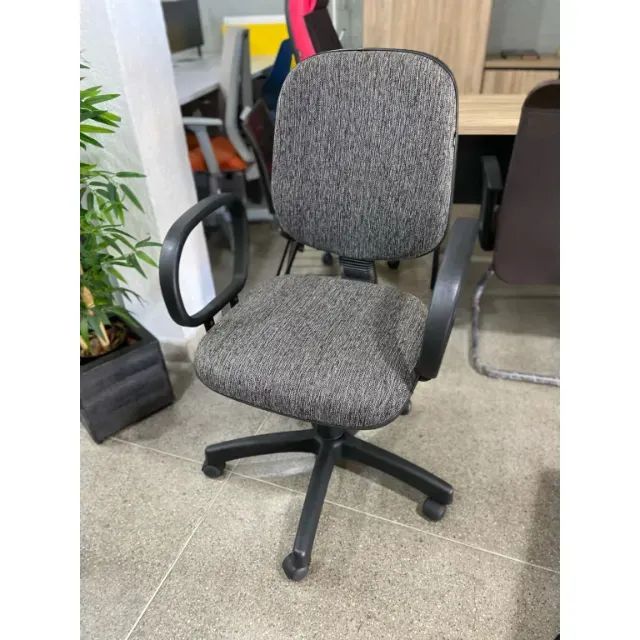 POLTRONA DIRETOR COM BRAÇO CORSA 