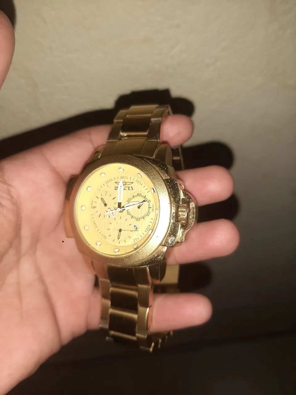 Relógio Invicta dourado