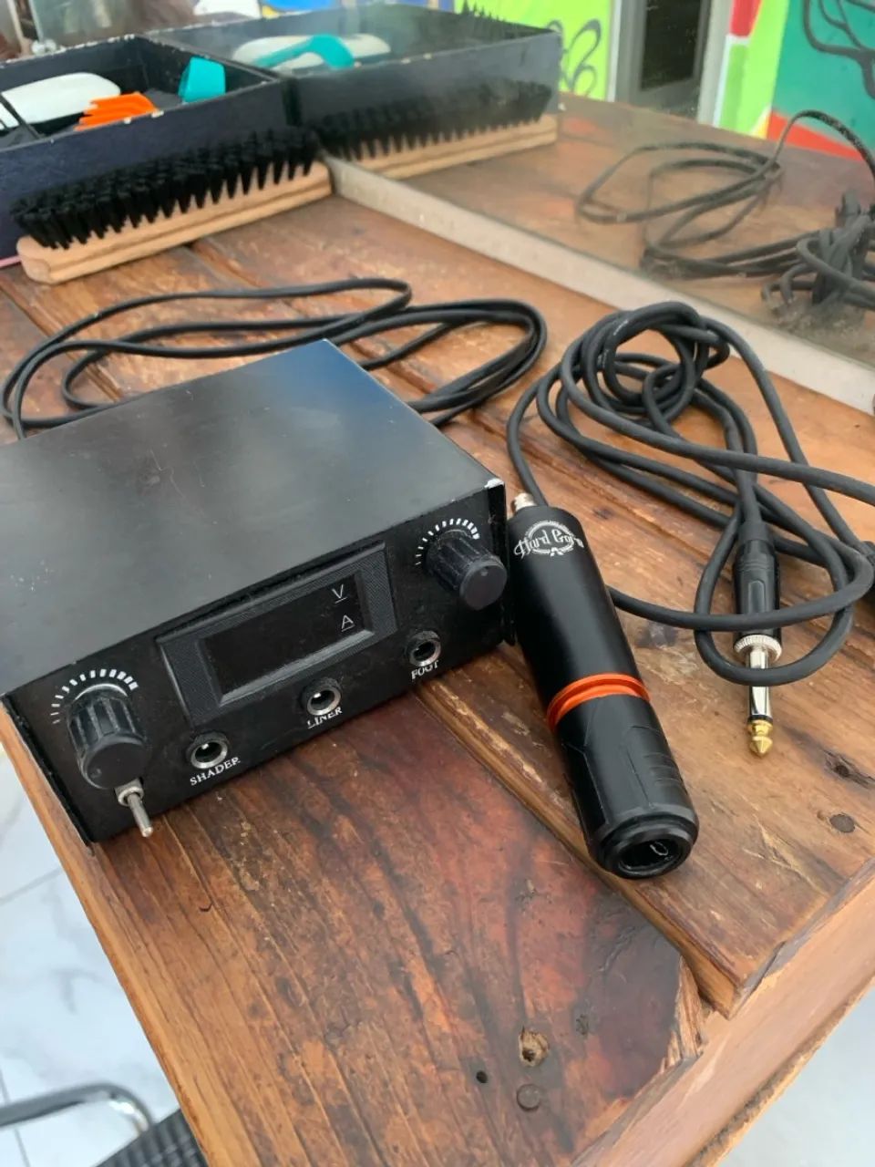 Fonte e Pen Tattoo Hard Core