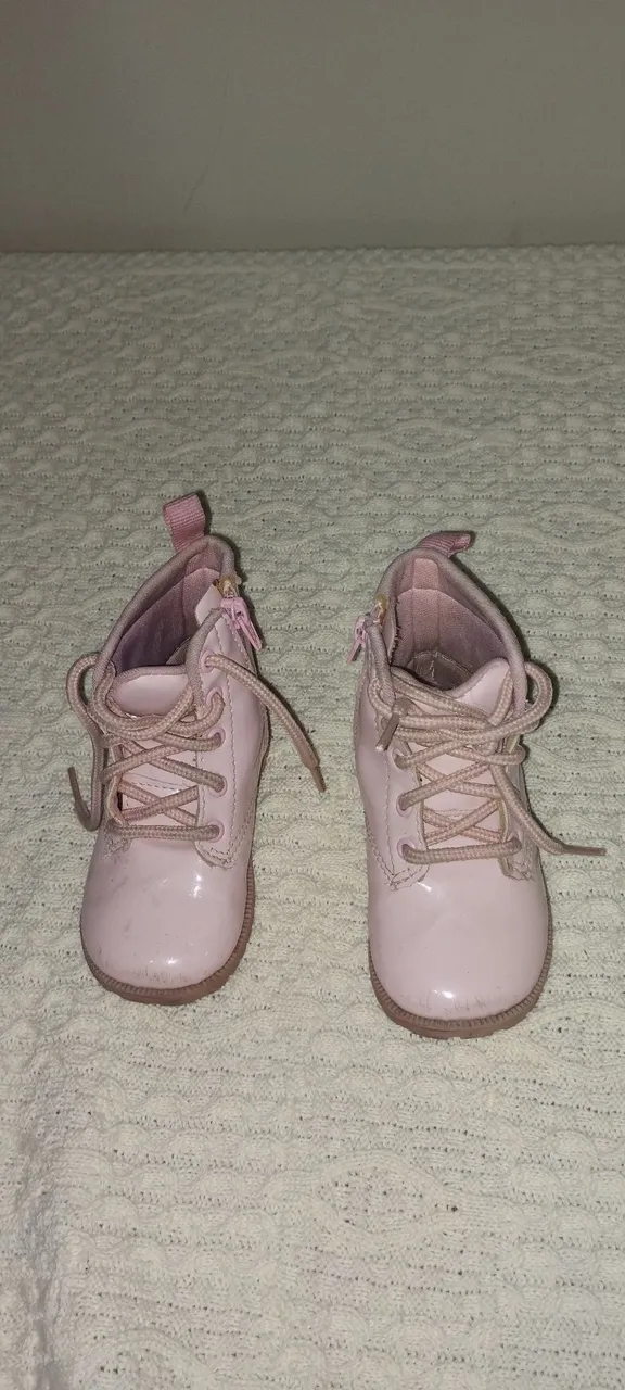 Botinhas Rosa Bebê tamanho 20