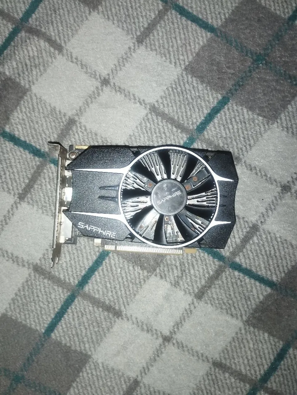 AMD R7 260X Sapphire edition. Leia a descrição