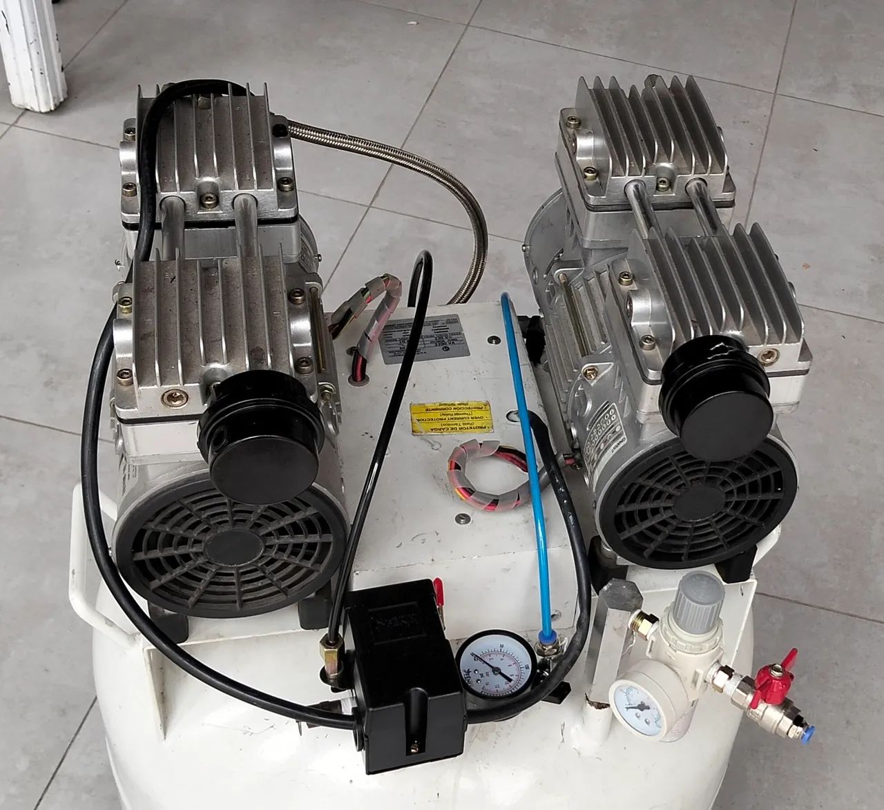 Compressor odontológico Gnatus 
