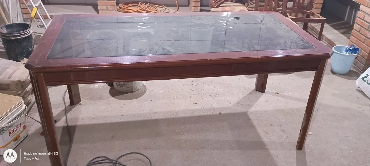 Mesa com tampo de vidro