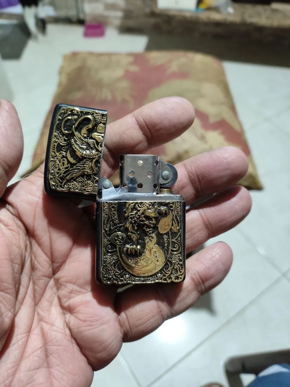 Isqueiro Zippo com Emblema 3D Griffon - Foto 2