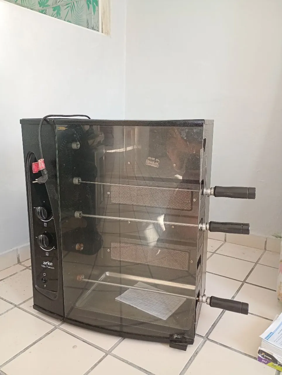 Vende-se Assadeira Elétrica e à Gás