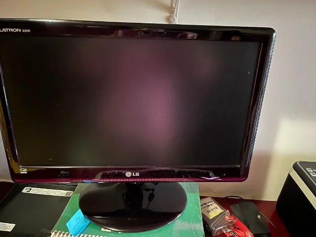 Monitor LG Flaton E2050, tamanho 40x31cm, e CPU Megaware Intel - Foto 2