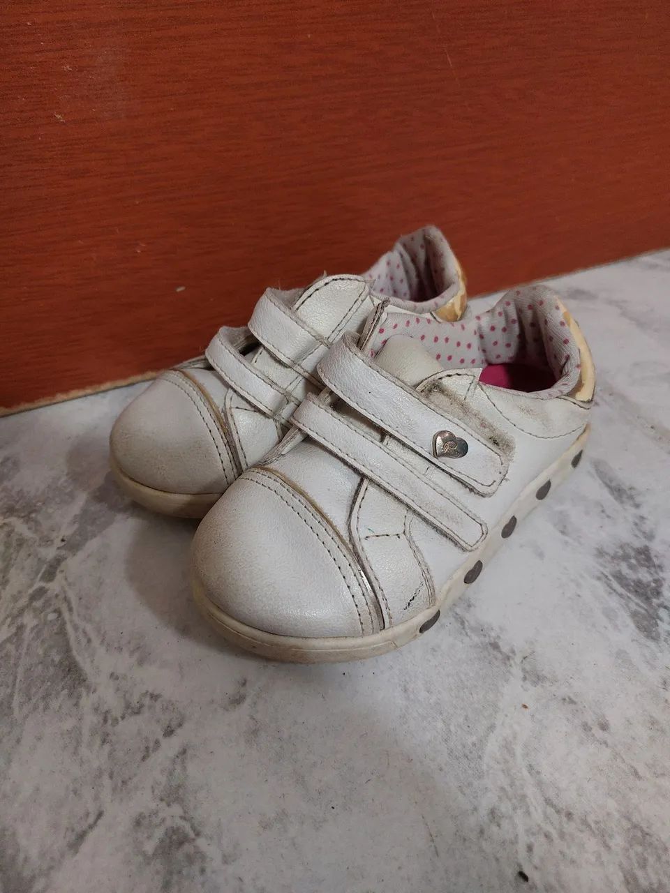 Tênis Infantil Branco com Velcro - TAMANHO 23